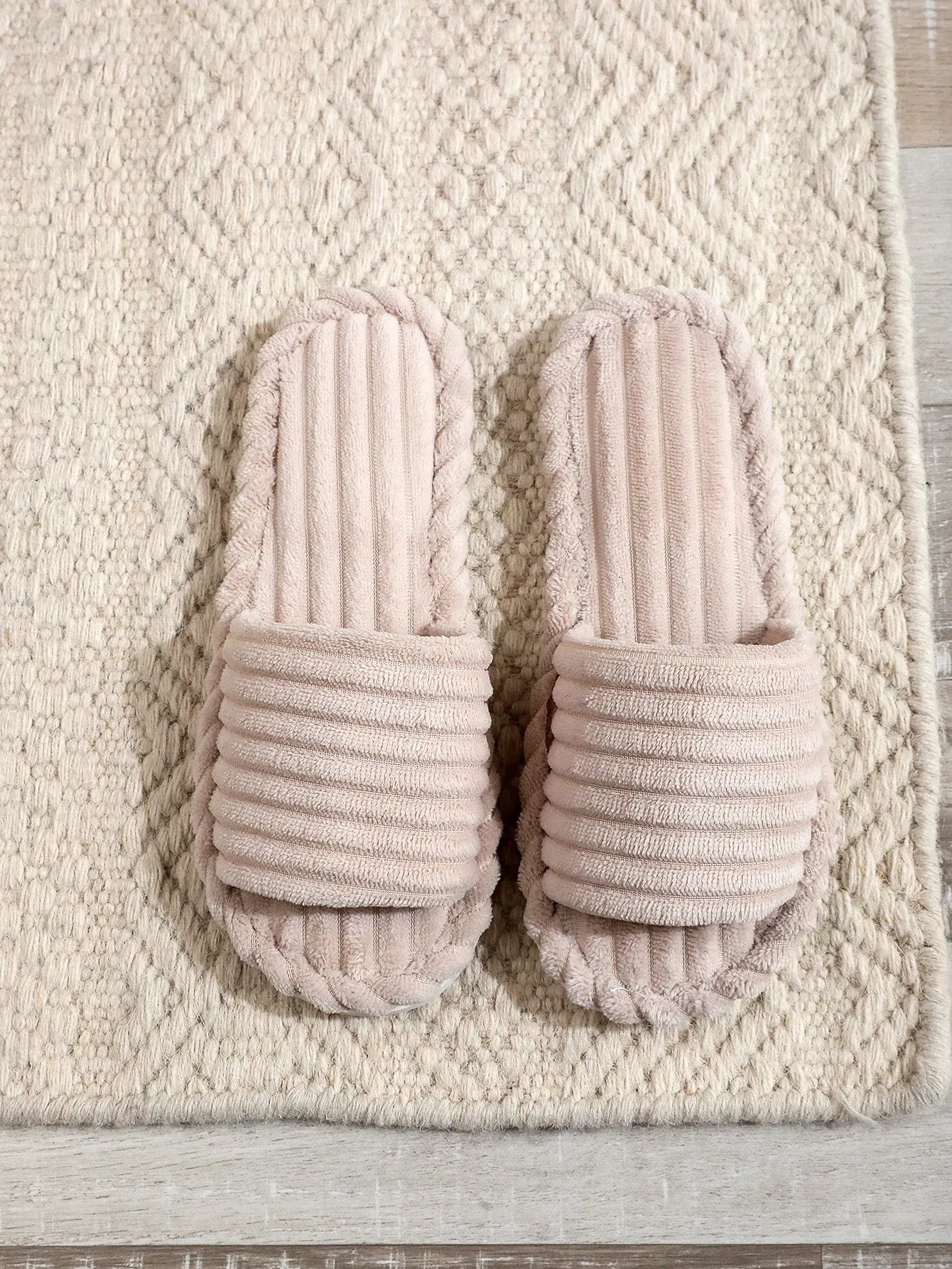 Men's Breathable Slippers Suitable For Indoor And Outdoor Use
