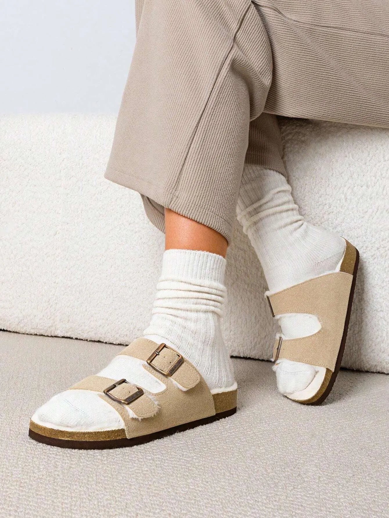 Women Furry Slippers With Metal Buckles Classic Double Straps Autumn Winter Furry Cushioned Comfort Casual Indoor Outdoor Fashion Fuzzy Shoes
