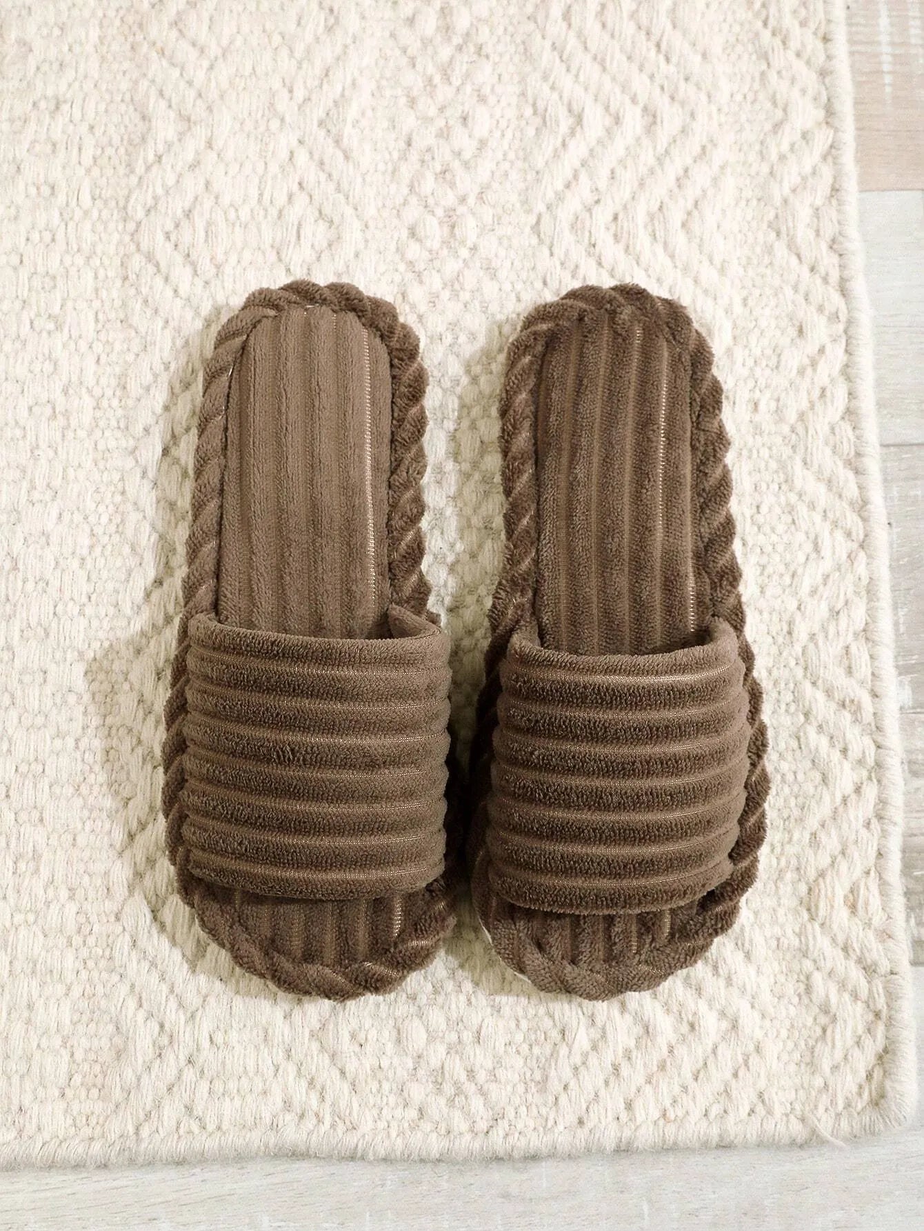Men's Breathable Slippers Suitable For Indoor And Outdoor Use
