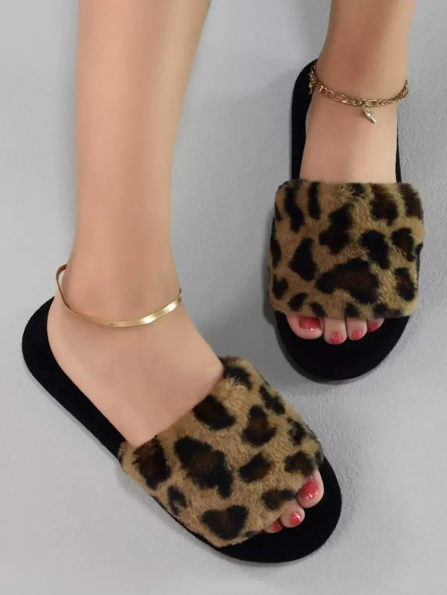 Ladies' Fashionable Leopard Print Fuzzy Bedroom Slippers, Beige
