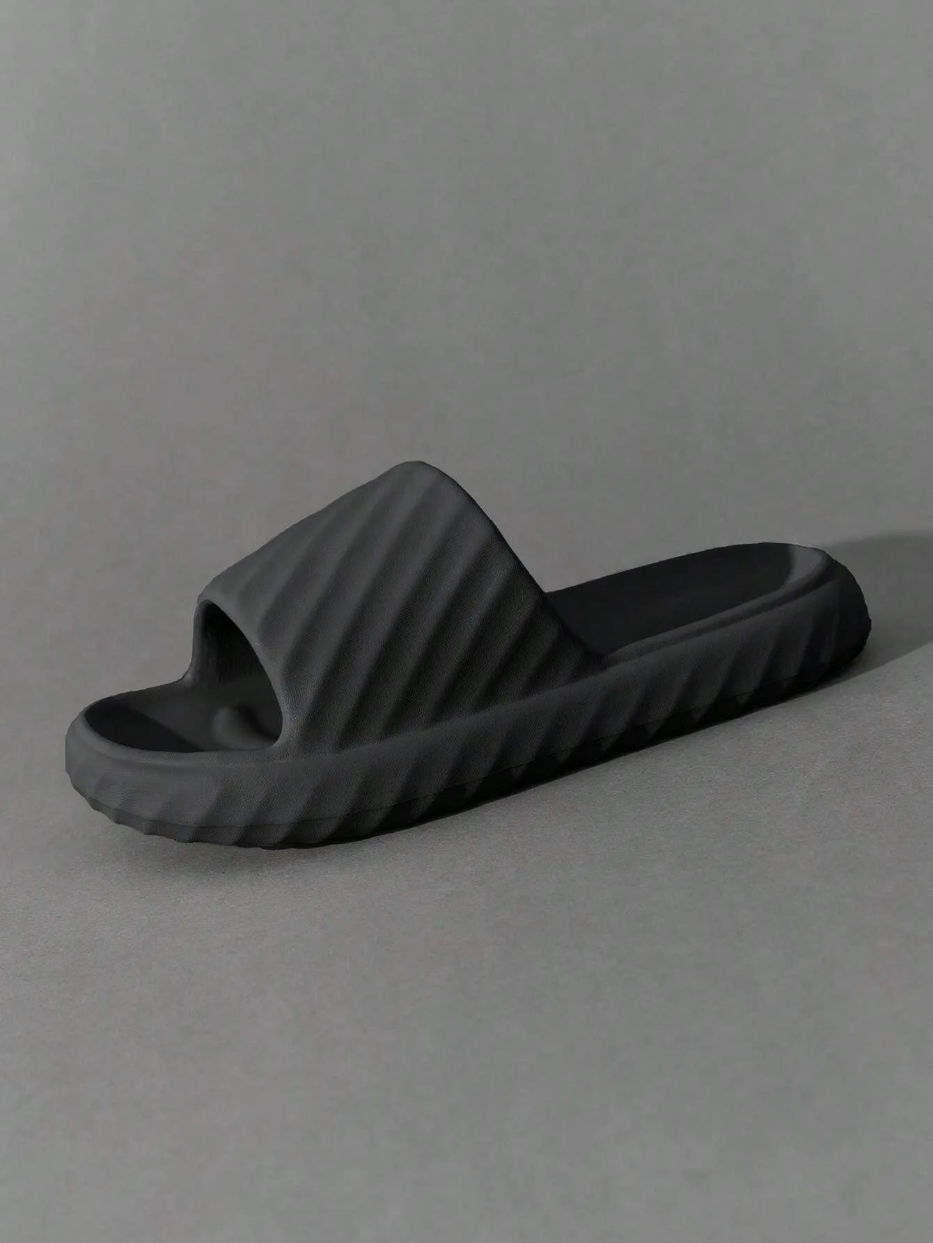 Men's Home Slippers Diagonal Stripe Design, Breathable Quick-Dry Home & Outdoor Slippers, Soft & Comfortable Unisex Flat Sandals