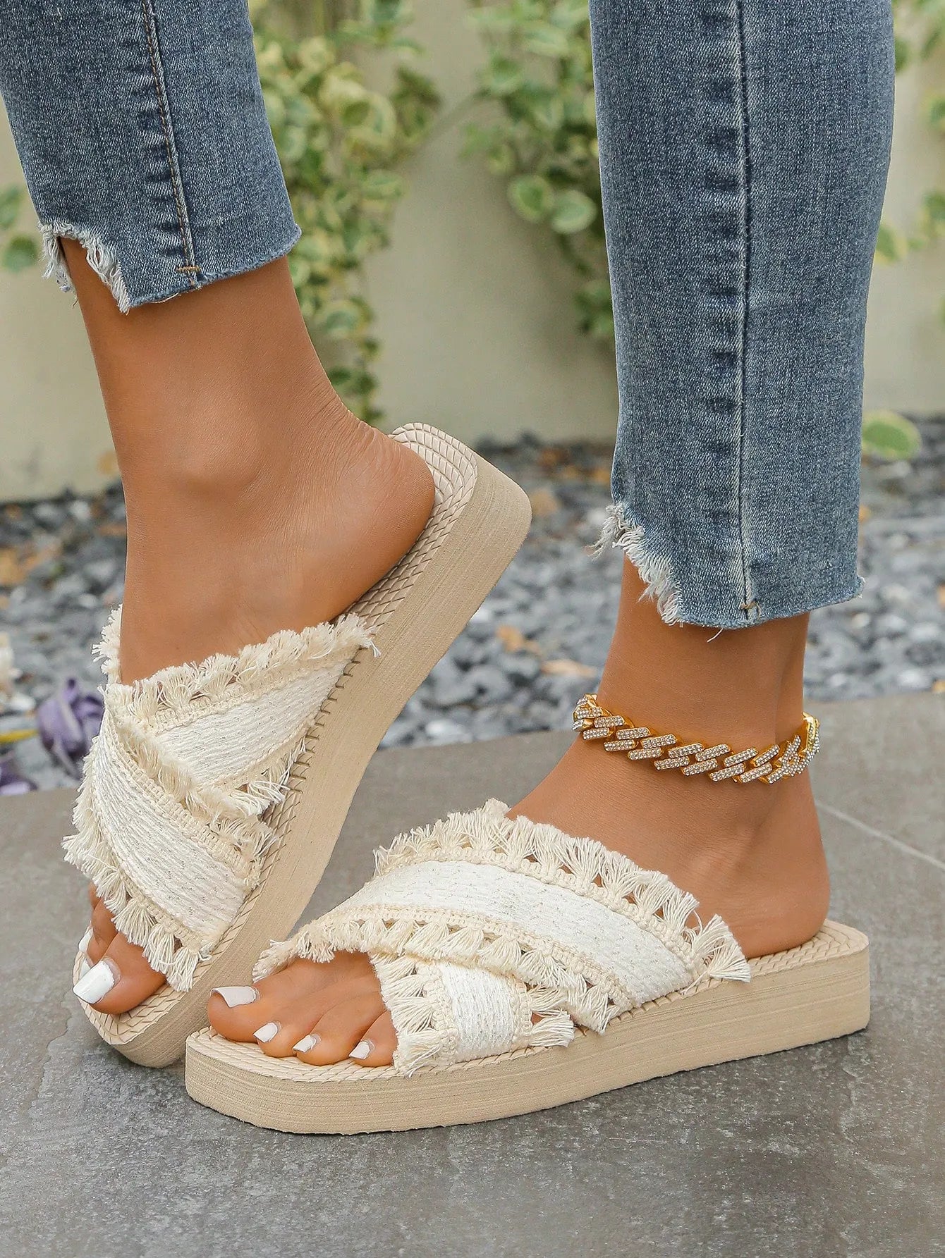 Fashion Elegant Minimalist Design, Retro Style, Classic One-Piece Outdoor Beach Anti-Slip Sandals, Spring/Summer