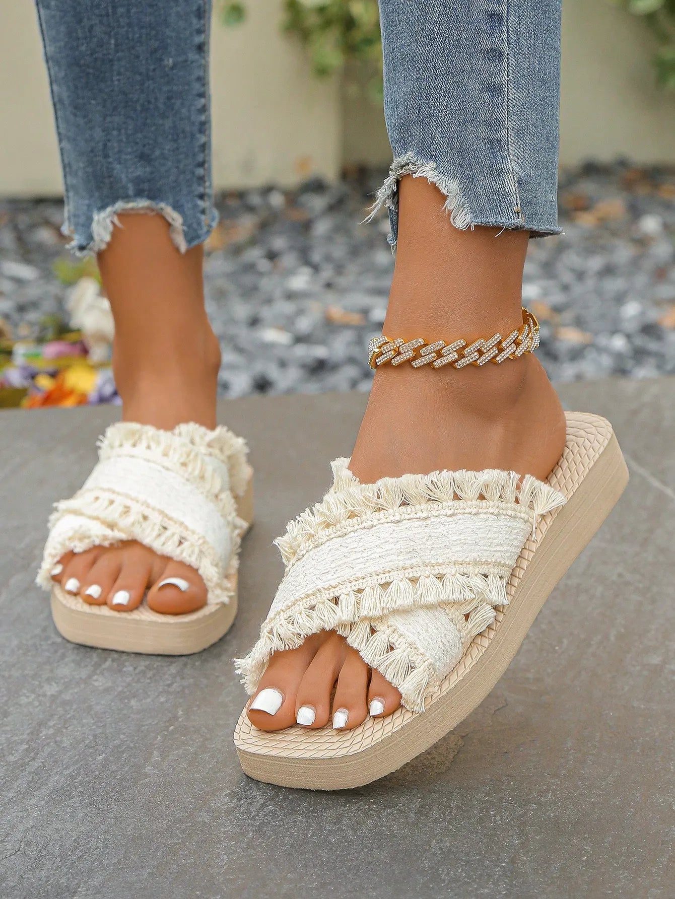 Fashion Elegant Minimalist Design, Retro Style, Classic One-Piece Outdoor Beach Anti-Slip Sandals, Spring/Summer