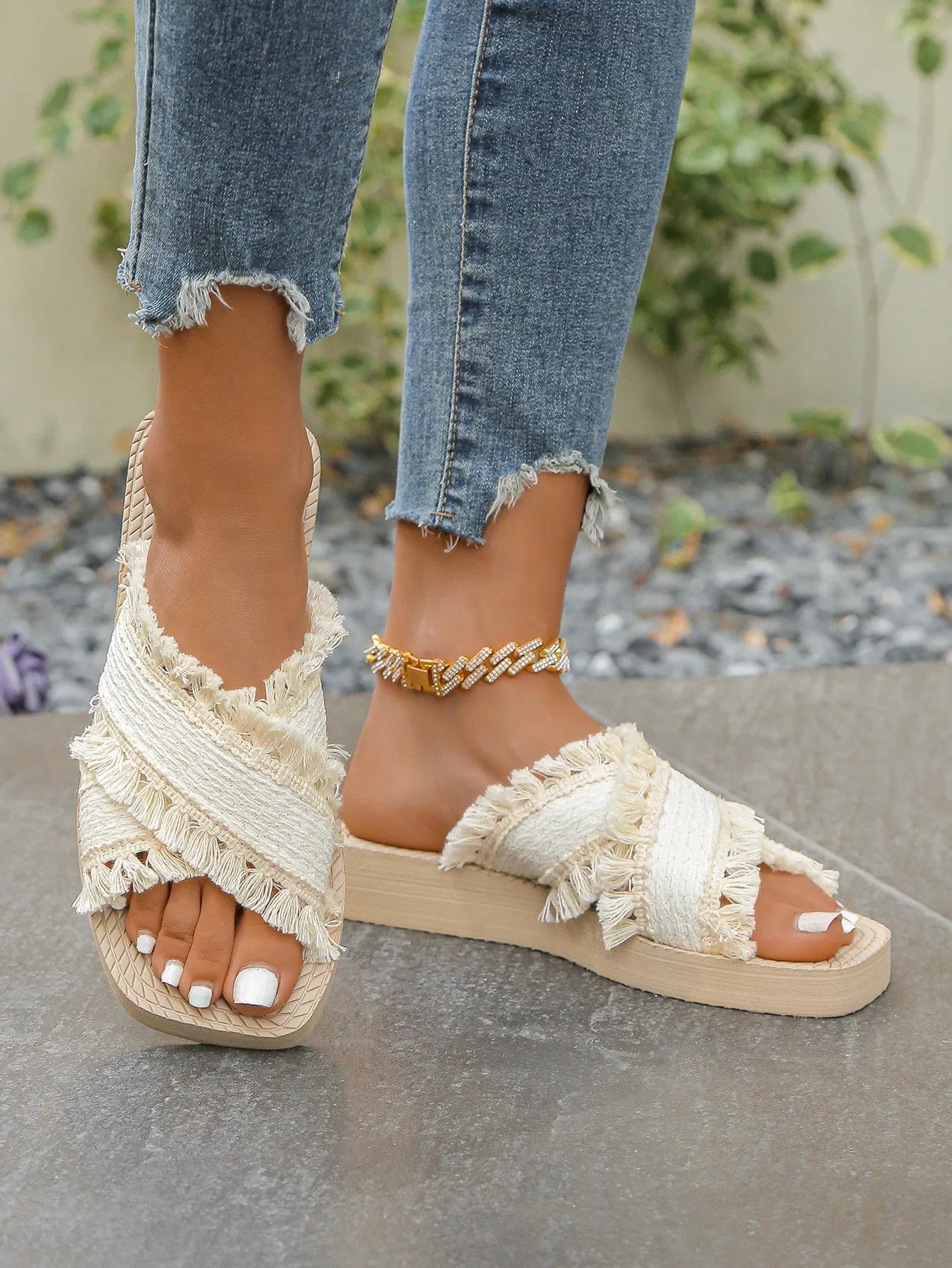 Fashion Elegant Minimalist Design, Retro Style, Classic One-Piece Outdoor Beach Anti-Slip Sandals, Spring/Summer