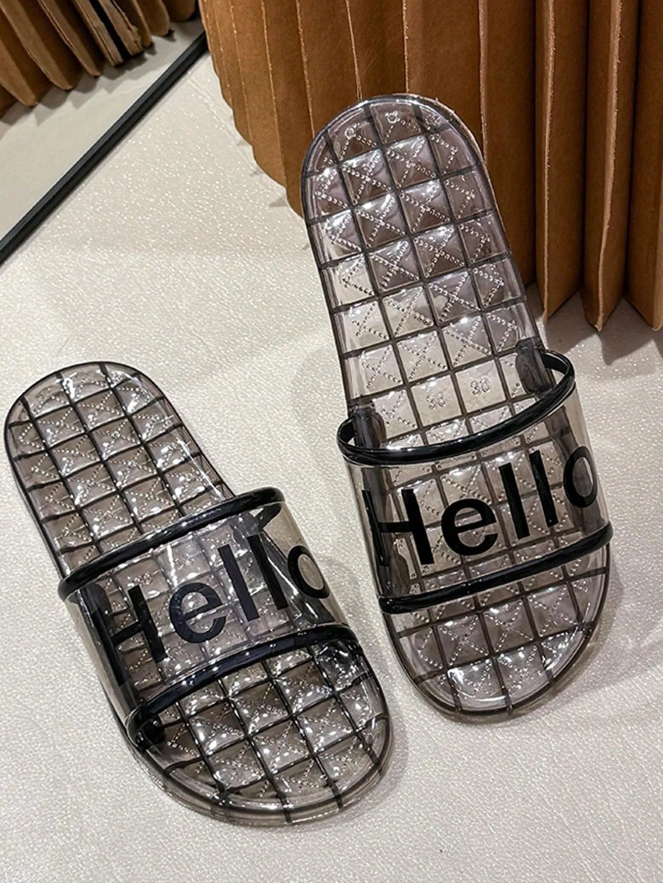 2025 New Fashion Transparent Jelly Plastic Slippers For Women, Summer Indoor Bathroom Shower Crystal Slippers, Non-Slip Wear-Resistant High-Quality Slides