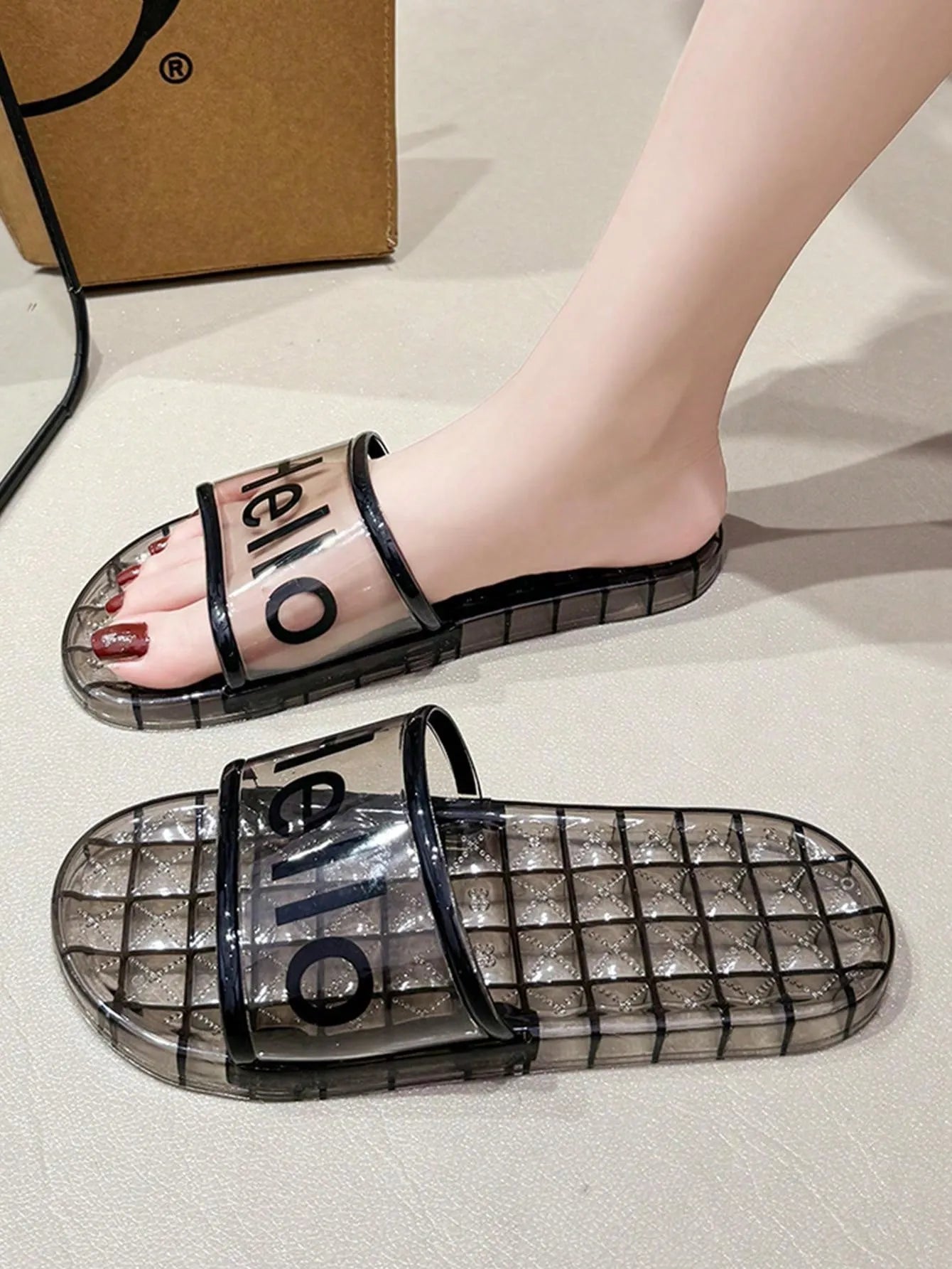 2025 New Fashion Transparent Jelly Plastic Slippers For Women, Summer Indoor Bathroom Shower Crystal Slippers, Non-Slip Wear-Resistant High-Quality Slides