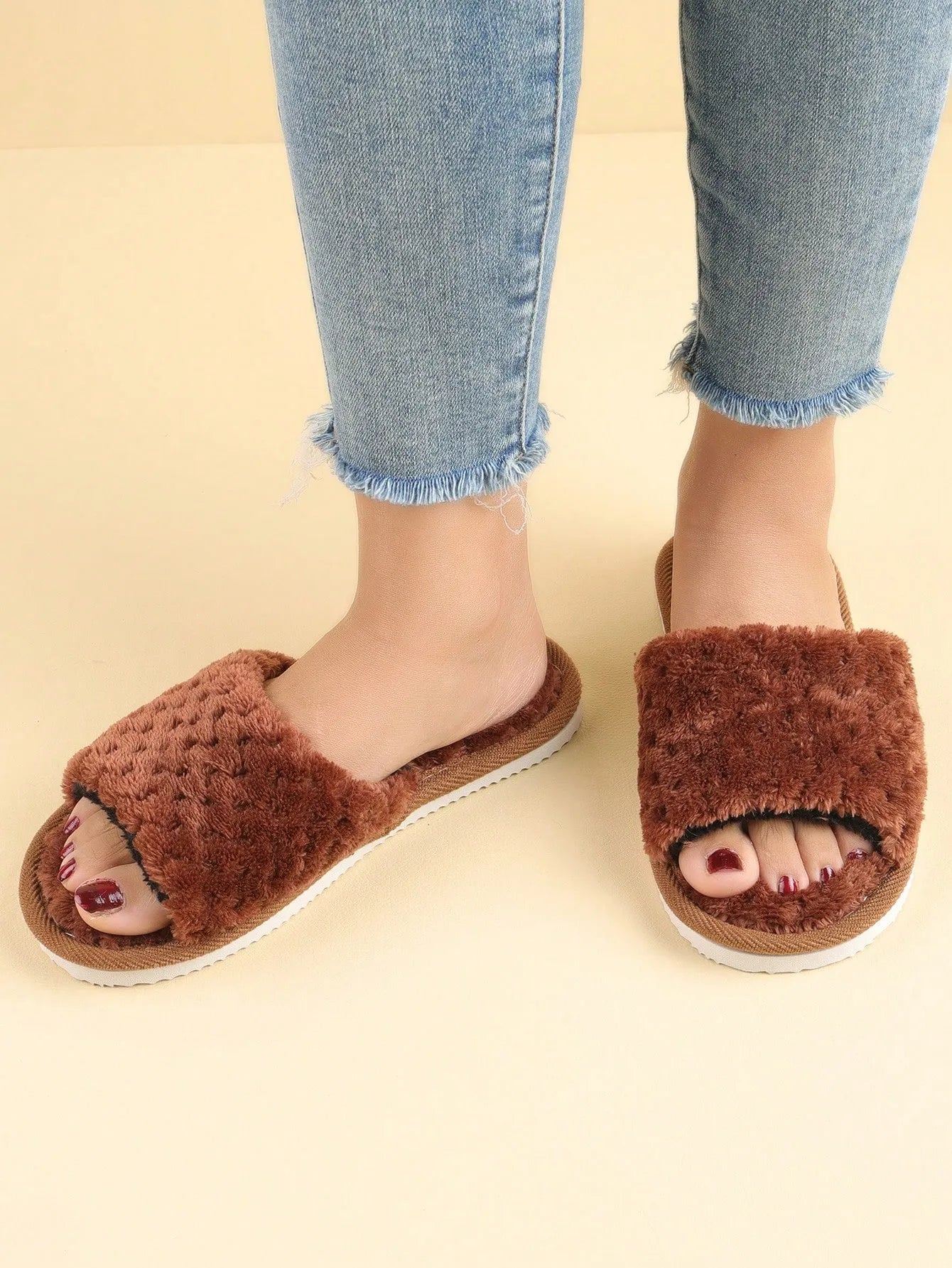 Women’s Soft Plush Slip-On Slippers, Comfortable & Warm Indoor Thermal Lined House Mules, Suitable For Spring, Autumn & Winter