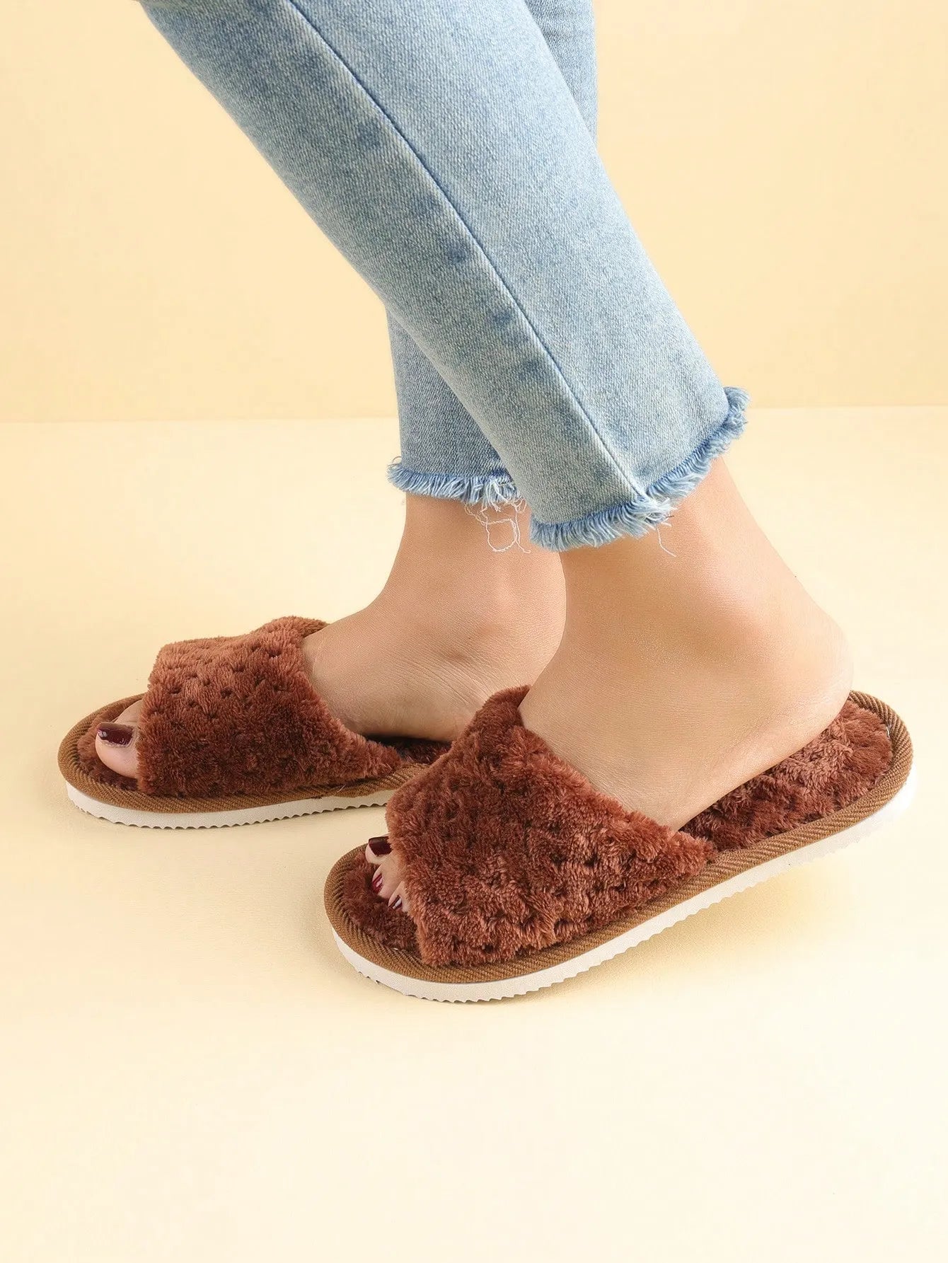 Women’s Soft Plush Slip-On Slippers, Comfortable & Warm Indoor Thermal Lined House Mules, Suitable For Spring, Autumn & Winter